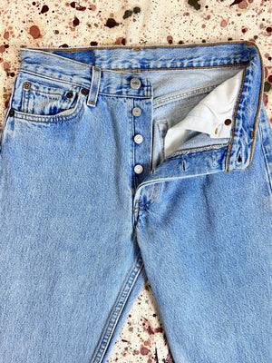 Vintage USA Levi's 501 Light Wash Denim Jeans (JYJ0324-150)