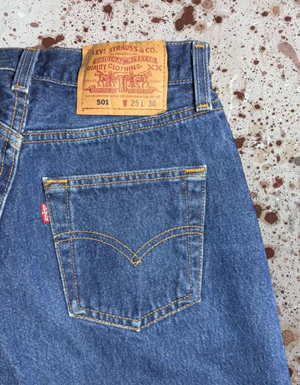 Vintage USA made Levis 501 Dark Like New, Tagged Size 25"x30"