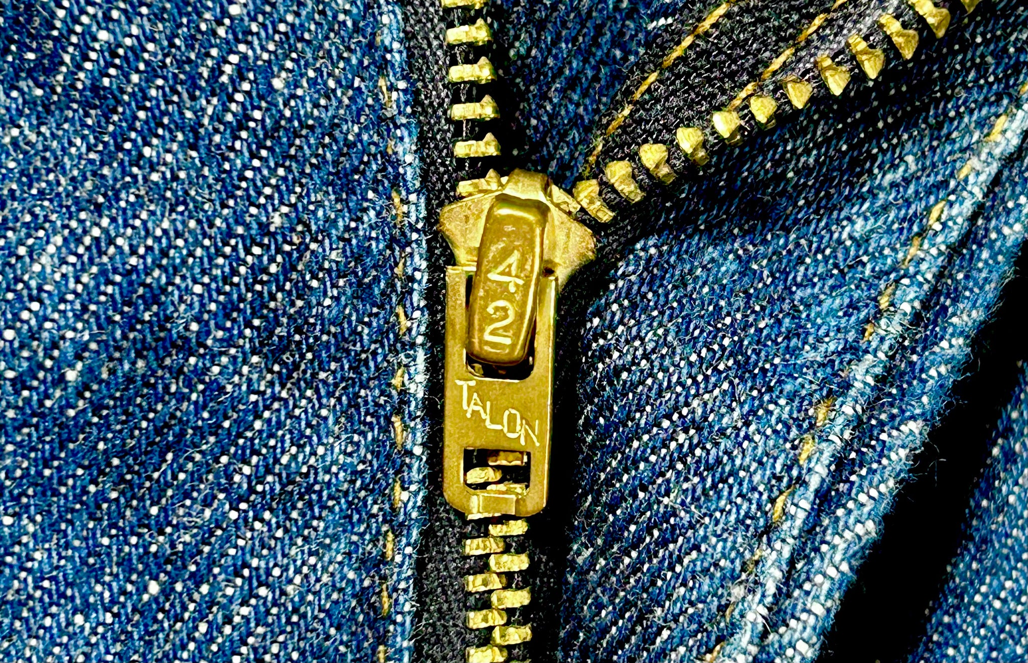 Vintage USA Levi 517 Transitional Talon 42 Zip One-Wash Denim Jeans (JYJ0424-170)