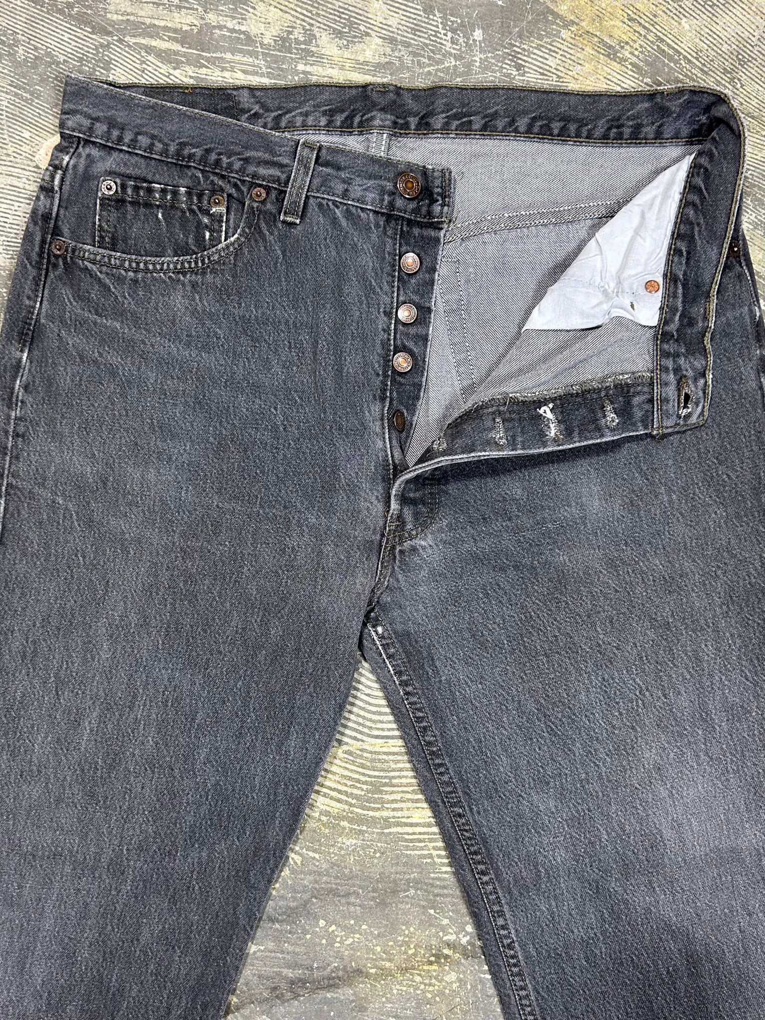 Vintage USA Levi 501 True Black Jeans (JYJ0124-006)