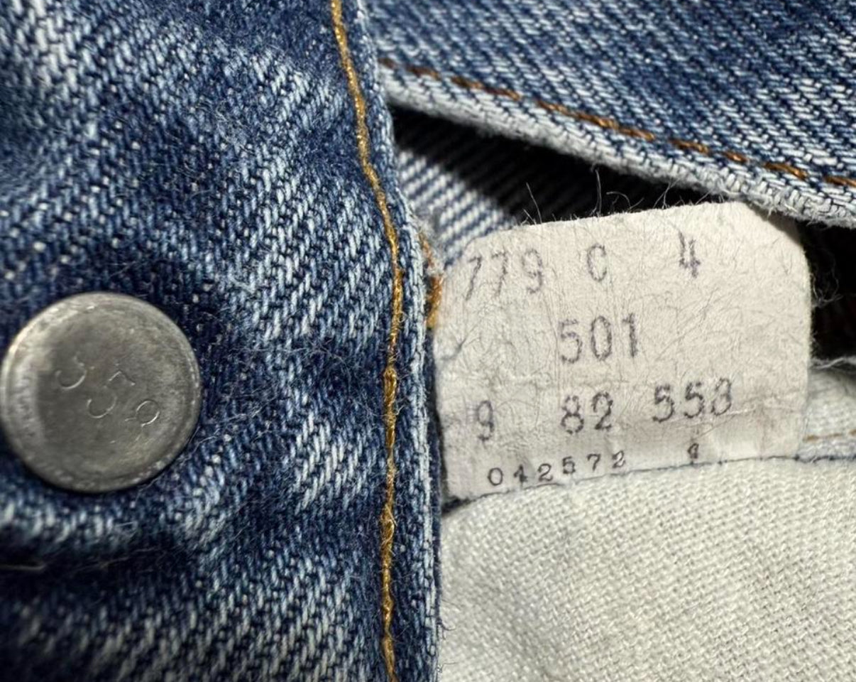 Vintage USA Levi’s 501 Redline Denim Jeans w/ incredible tracks (JYJ-381025)