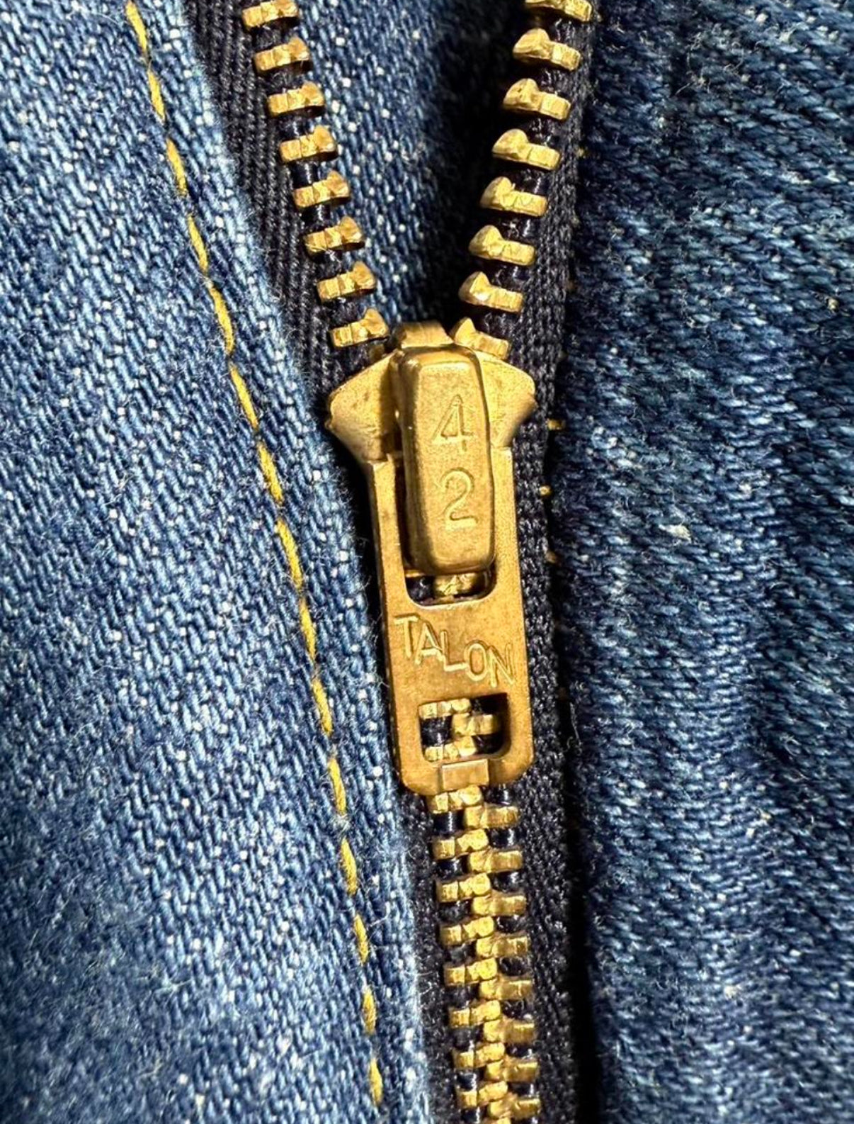 Vintage Levi 646 Talon 42 Bell Bottom Denim Jeans (JYJ-051225)