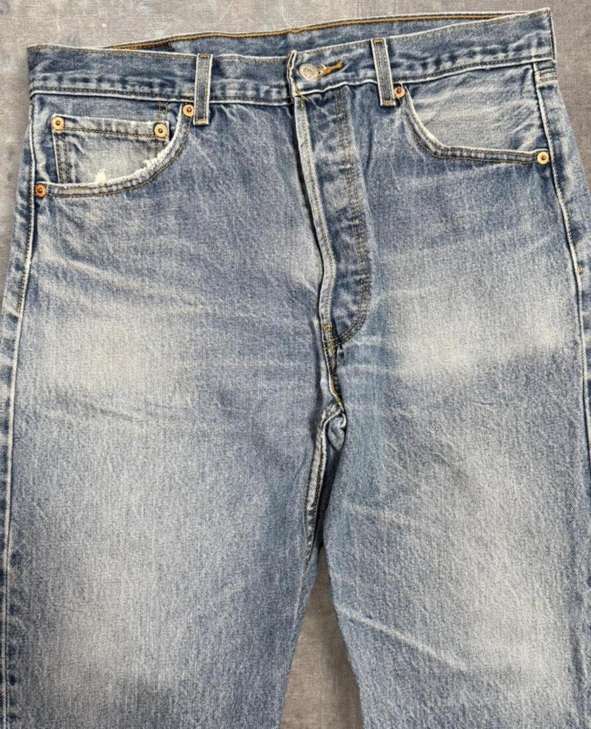 Vintage Levi’s 501 Premium Wash Denim Jeans (JYJ-061125)