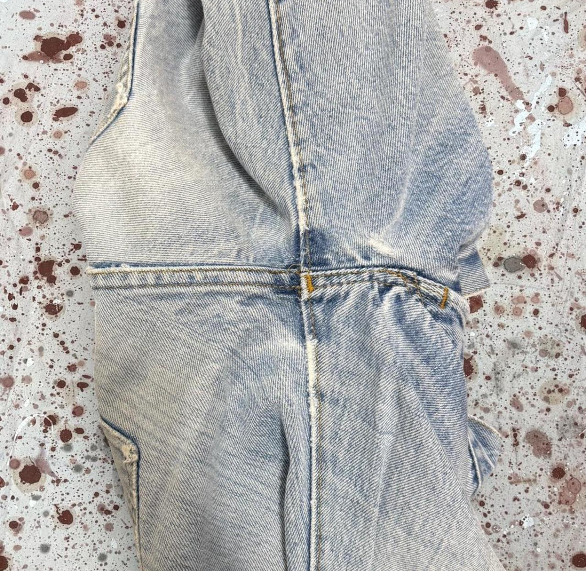Vintage 1980’s USA made Levi's 501 Light Super Wash Redline Denim Jeans (JYJ-351025)