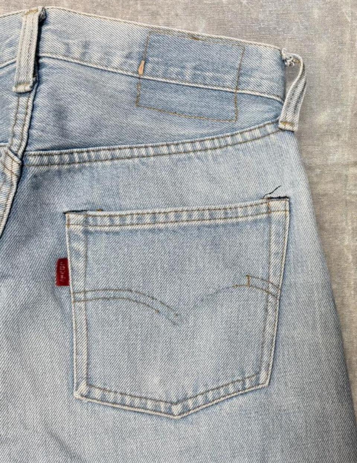 Vintage USA Levi’s 501 Redline Super Light Wash Denim Jeans (JYJ-371025)