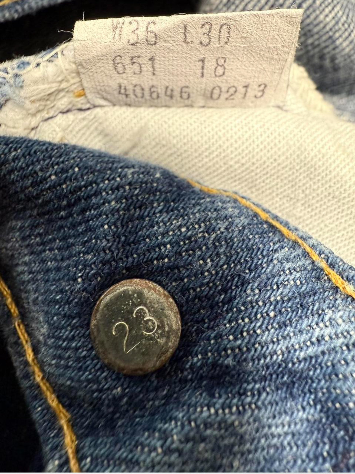 Vintage Levi 646 Talon 42 Bell Bottom Denim Jeans (JYJ-051225)