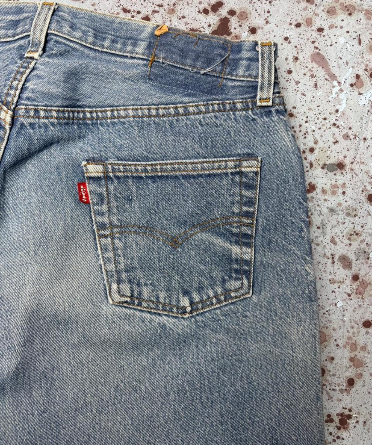 Vintage USA made Levis 501, Black Bar Tac, Super Wash, Denim Jeans (JYJ-101025)