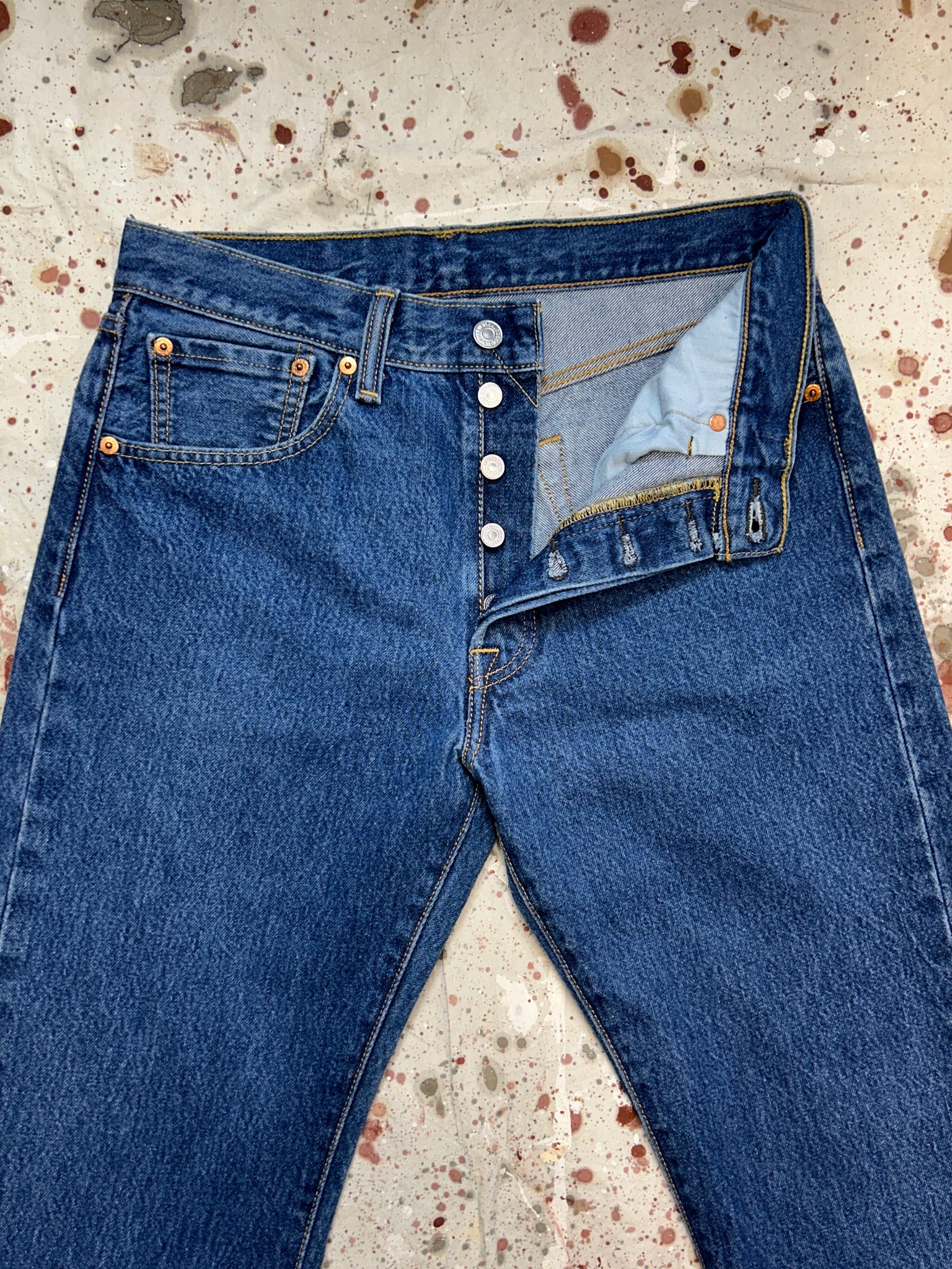 Vintage Levi's 501 Dark Few-Wash Denim Jeans (JYJ0424-181)