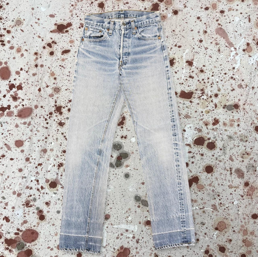 Vintage 1980’s USA made Levi's 501 Light Super Wash Redline Denim Jeans (JYJ-351025)