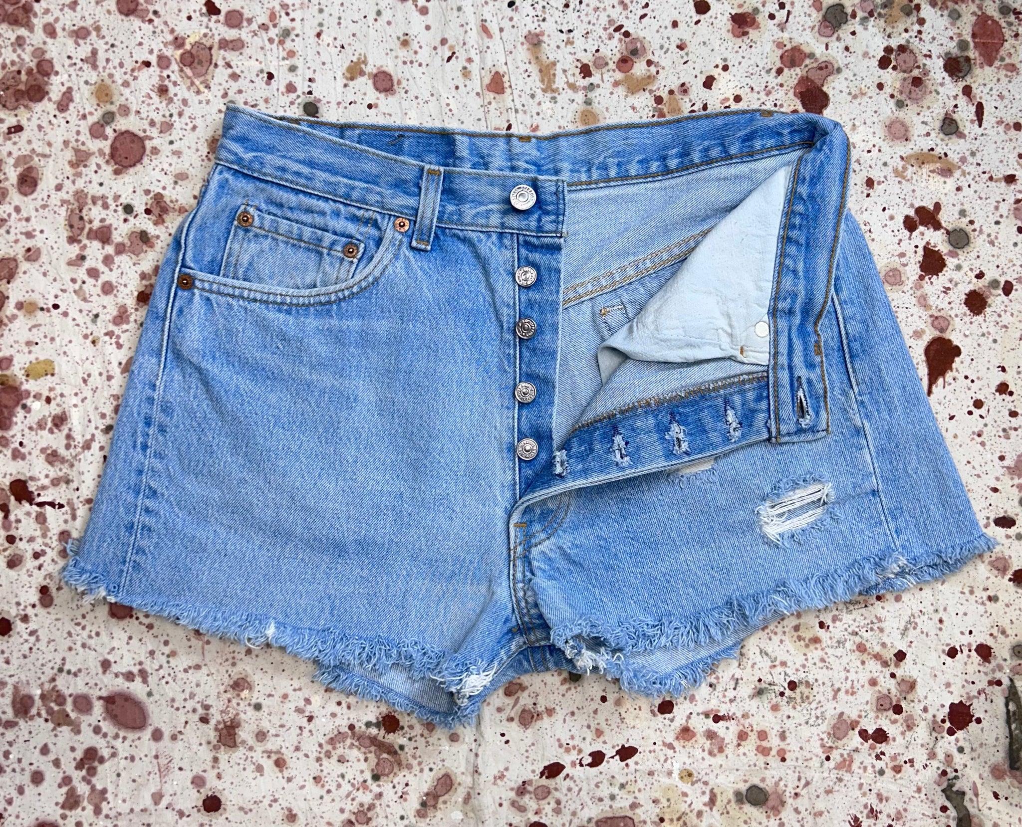 Vintage USA Levi's 501 Light Wash Cut Off Denim Shorts (JYJ0524-210)