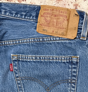 Vintage USA made Levis 501, Premium Wash, Denim Jeans (JYJ-05825)