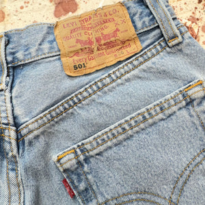 Vintage Levi 501 Light Wash Cut Off Denim Shorts (JYJ0524-213)