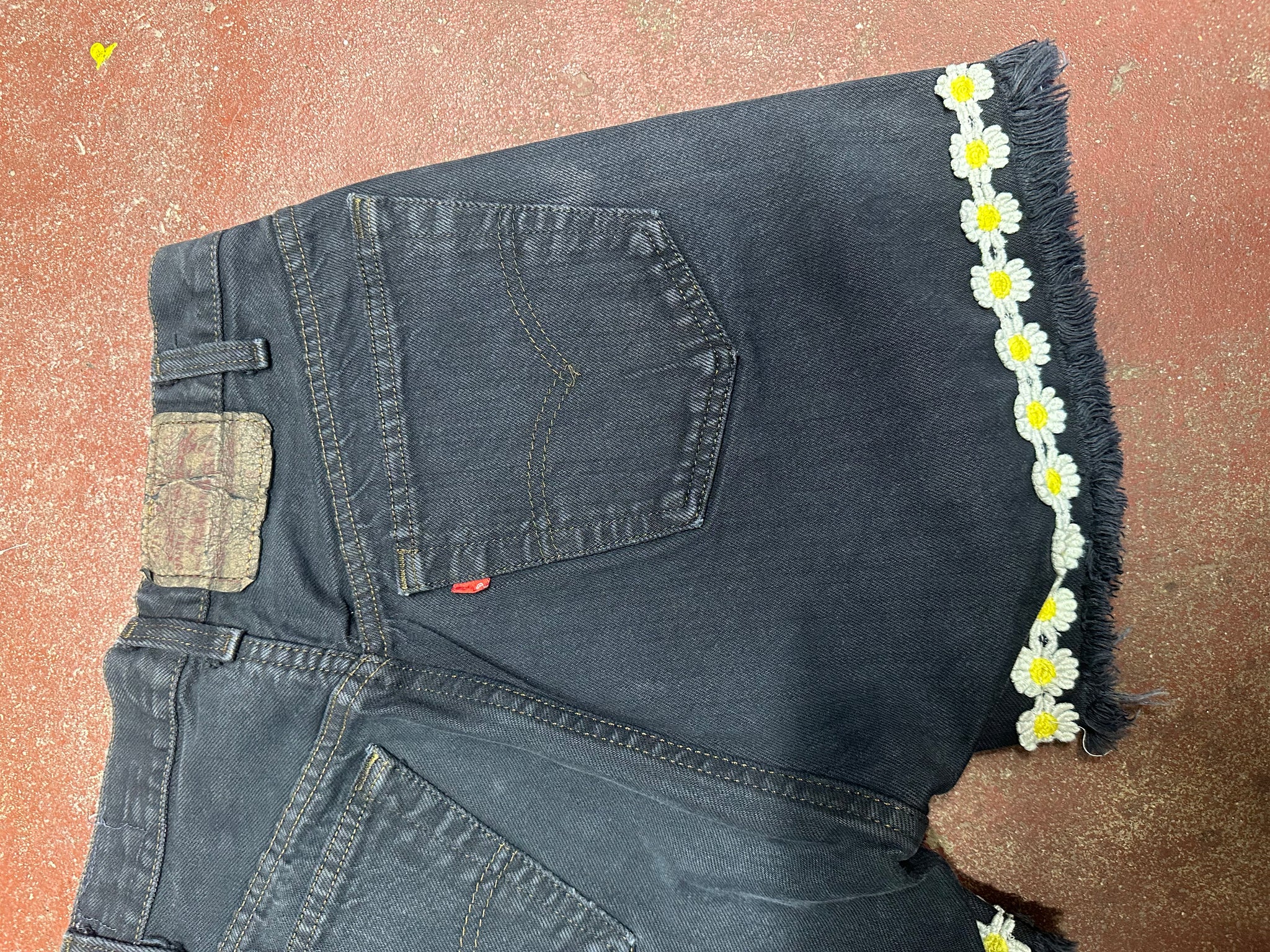 Vintage Levi Made in USA Black Cutoff Shorts with Daisy embroidery (JYJ-202)