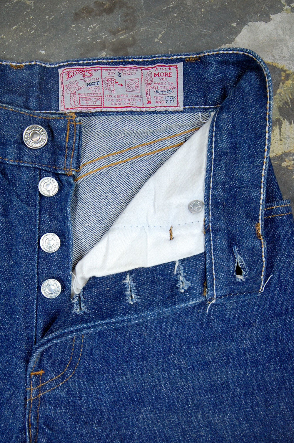 Vintage Levi's 501 Denim Jeans 26501 (JYJ-038)