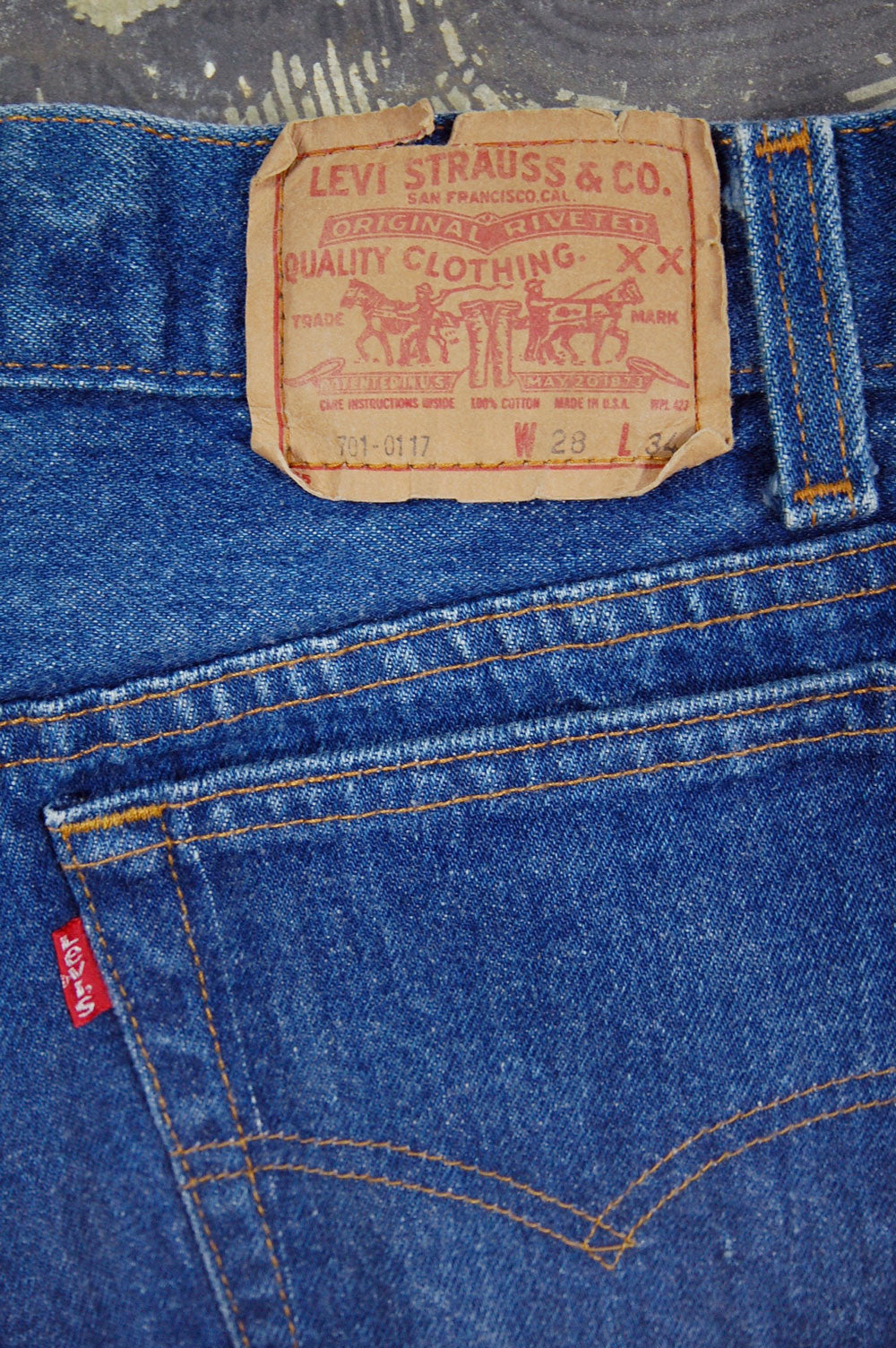 Vintage Levi's 701 Student Fit USA Transitional One Wash Denim Jeans (JYJ-0234)