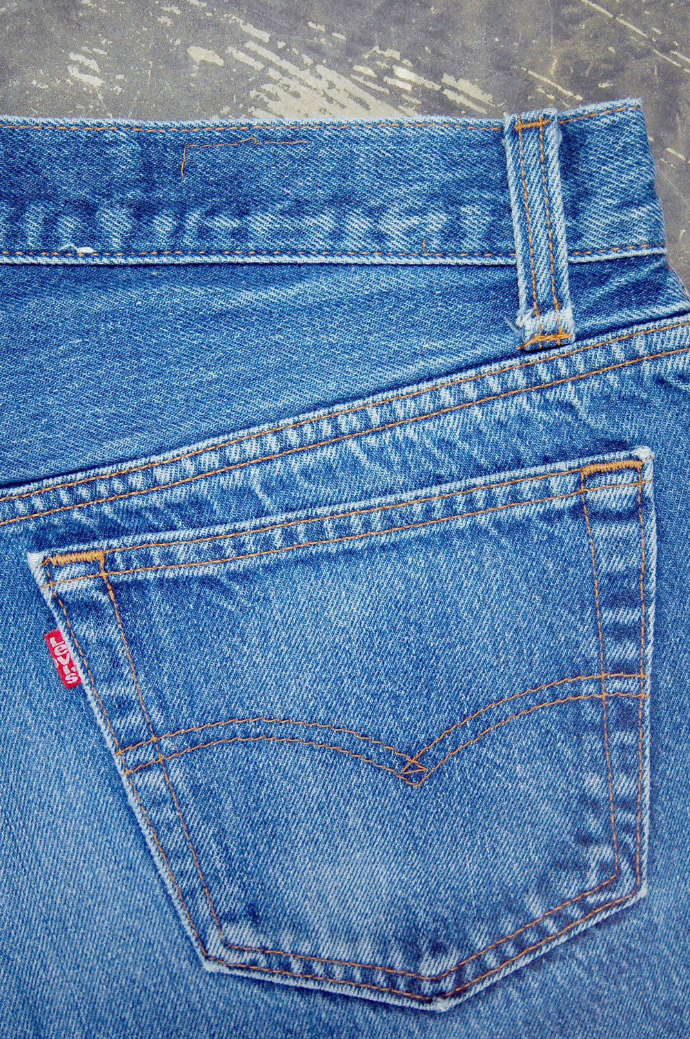 Vintage Levi's 501 USA Super Whiskered Denim Jeans (JYJ-0055)