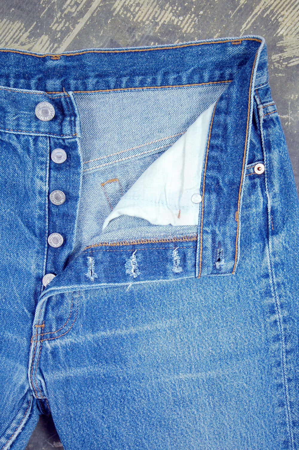 Vintage Levi's 501 USA Super Whiskered Denim Jeans (JYJ-0055)