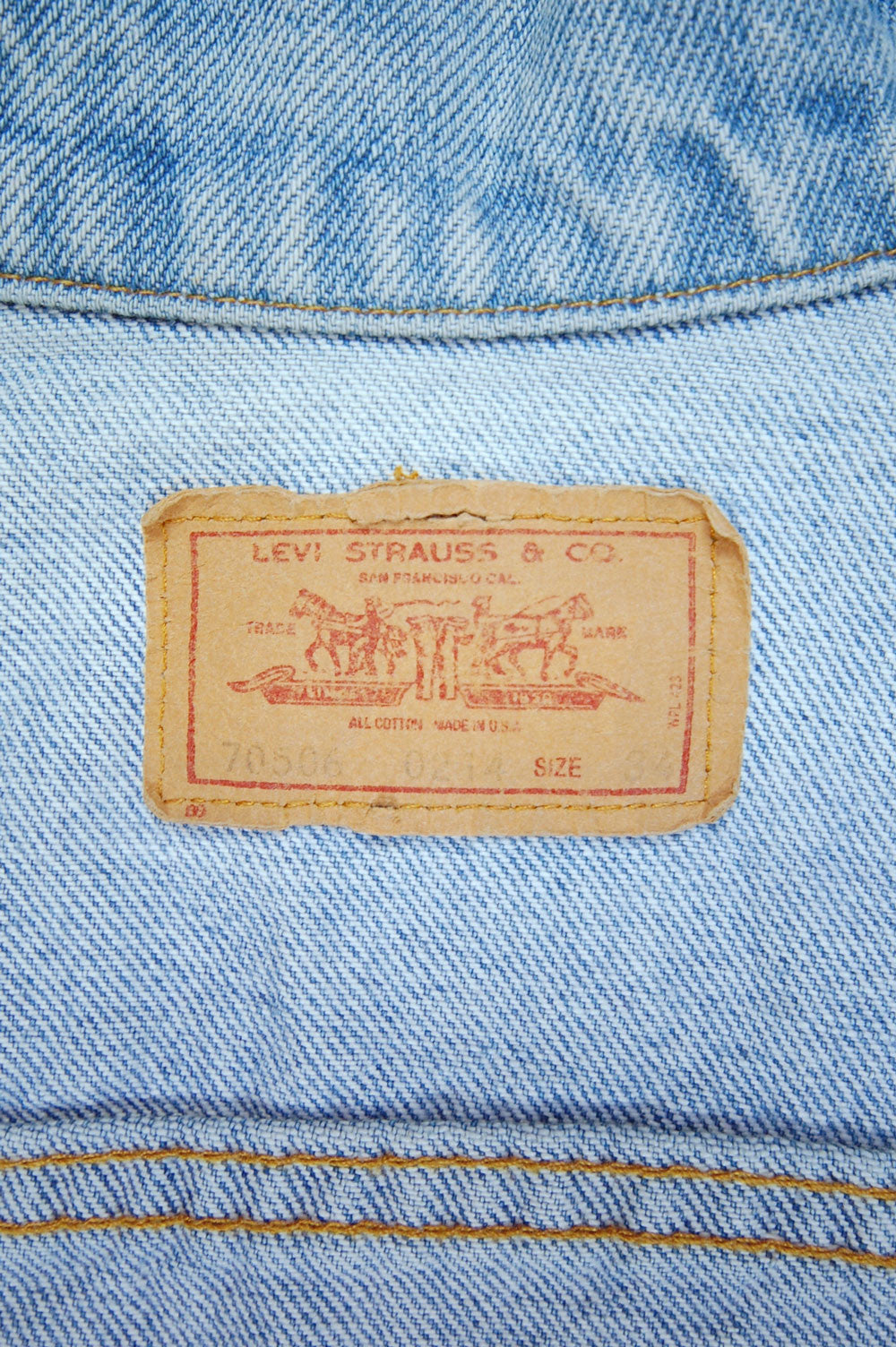 Vintage Levi's 4-Pocket USA Denim Trucker Jacket (JYJ-061)