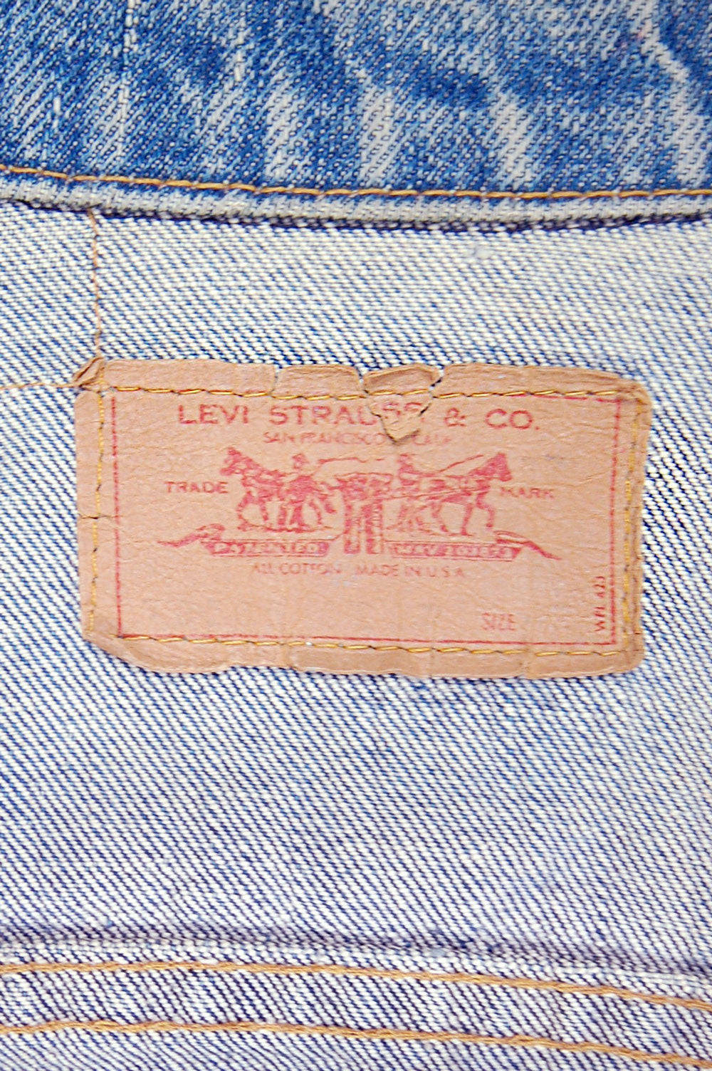 Vintage Levi's 2-Pocket USA Denim Trucker Jacket (JYJ-063)