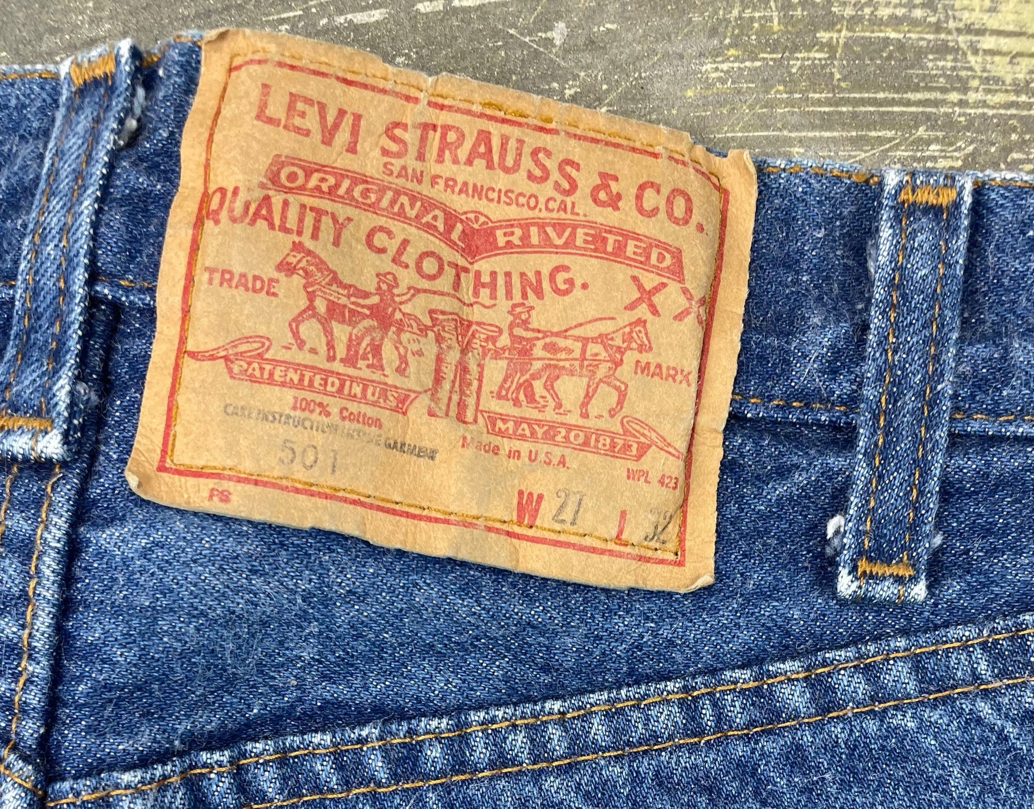 Vintage Levi 501 USA Transitional Two Wash Denim Jeans (JYJ-0205)
