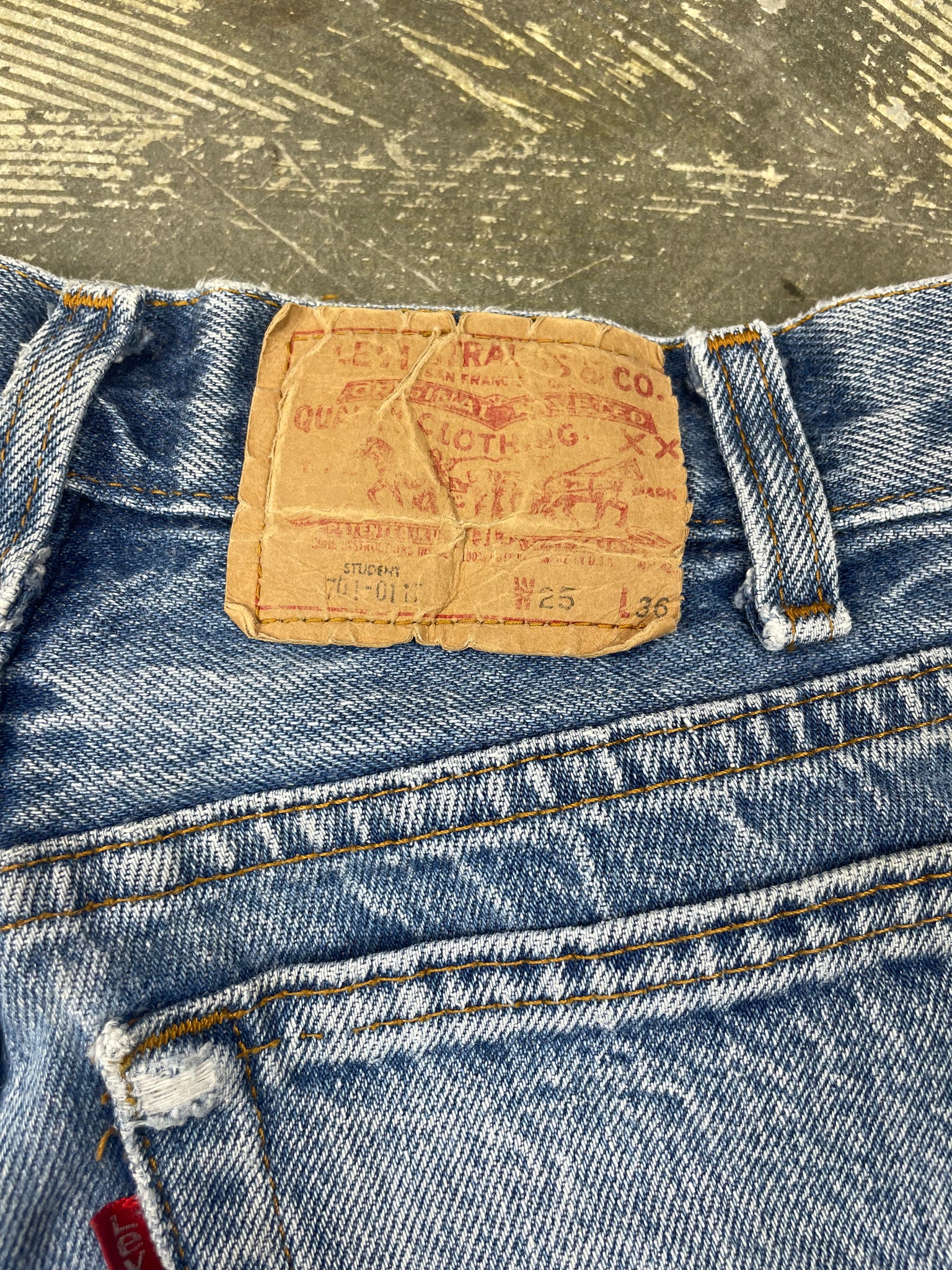 Vintage Levi 701 Student Fit USA Transitional Super Wash Denim Jeans (JYJ-0237)