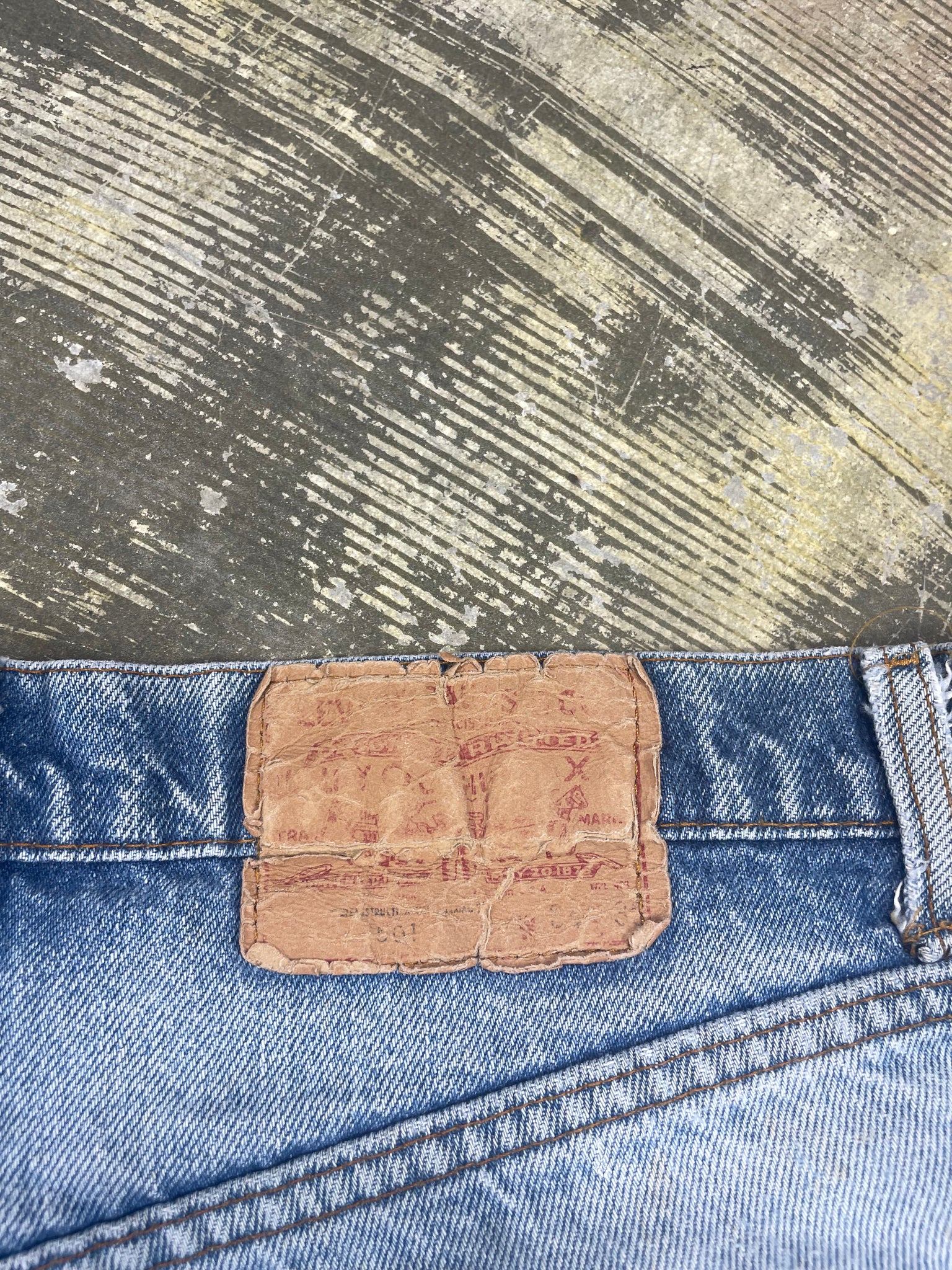 Vintage Levi 501 USA Premium Wash & Paint Denim Jeans (JYJ-0320)