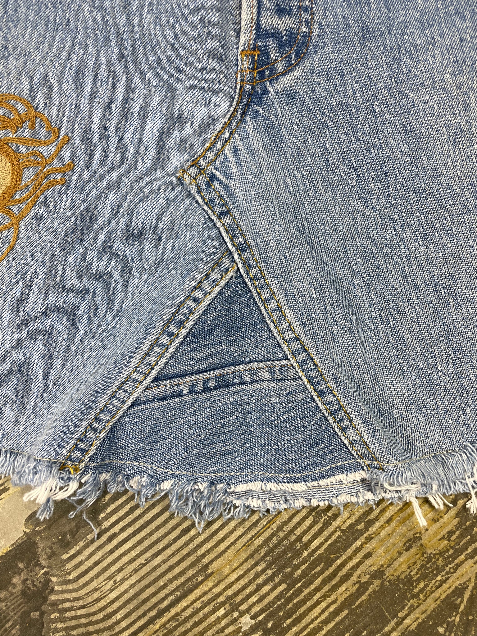 Custom Chain Stitched Vintage Levi 501 Denim Skirt (JYJ-133)
