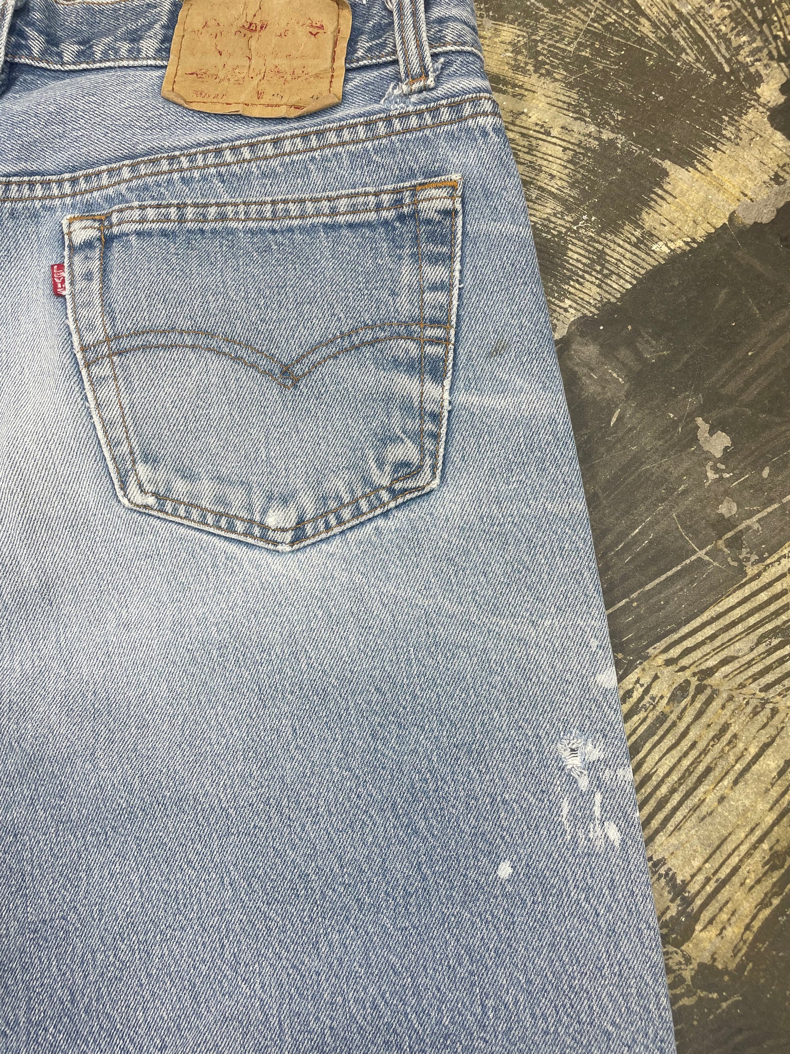 Vintage Levi 501 USA Premium Wash & Paint Denim Jeans (JYJ-0322)