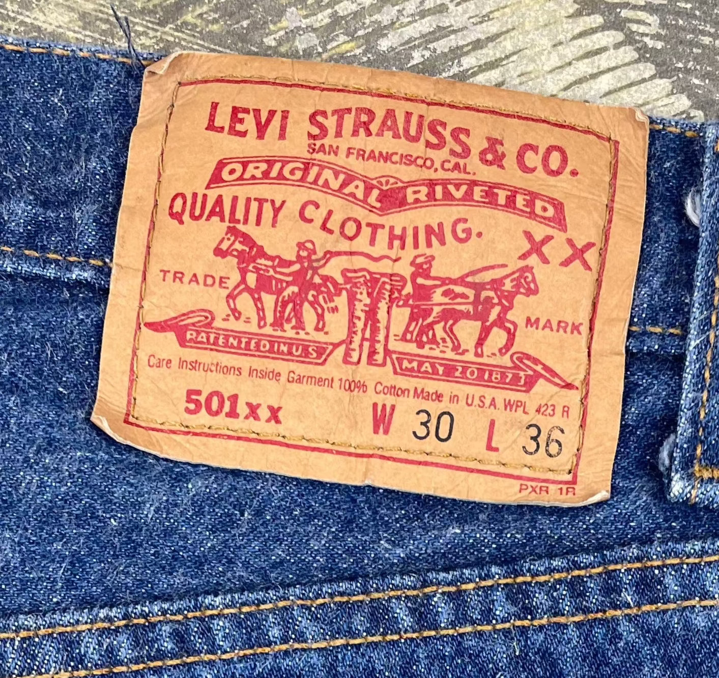 Vintage Levi 501 USA Made Transitional Two Wash Denim Jeans (JYJ-0201)